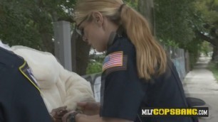 Blonde mature female cop is a professional eating a BBC