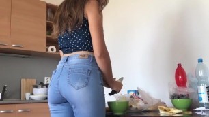 Brunette Teen Tight Jeans Breakfast Time! Fucking Whore who Exposes her Ass