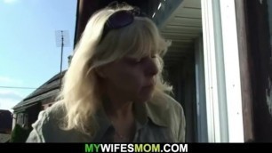 Son-in-law bangs her old pussy outdoors
