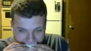 Stocky Virginian hunk stuffs white carbs down his throat