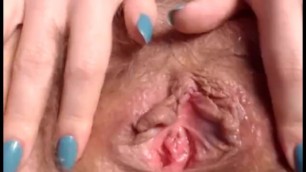 Redhead Girl Put 2 Fingers in her Hairy Pussy and Squirt. Squirt Close up