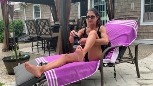 Gorgeous MILF Brooke Ryan Exposes her Bare Feet after removing her sneakers