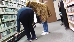 CANDID BBW NERDY WHITE GILF LIBRARIAN TIGHT JEANS BIG ASS BENDING OVER SPY!